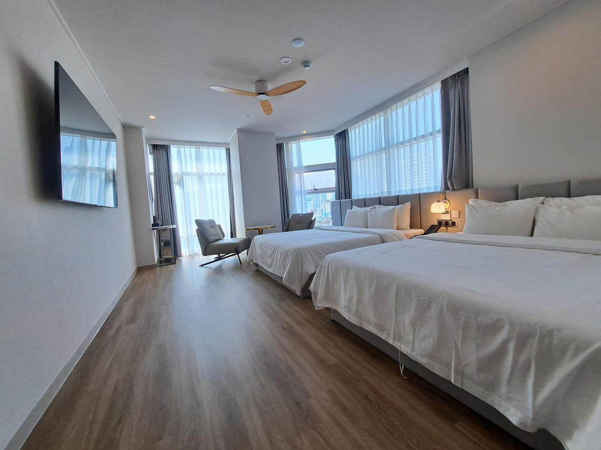 Ocean The Point Hotel Пусан Экстерьер фото